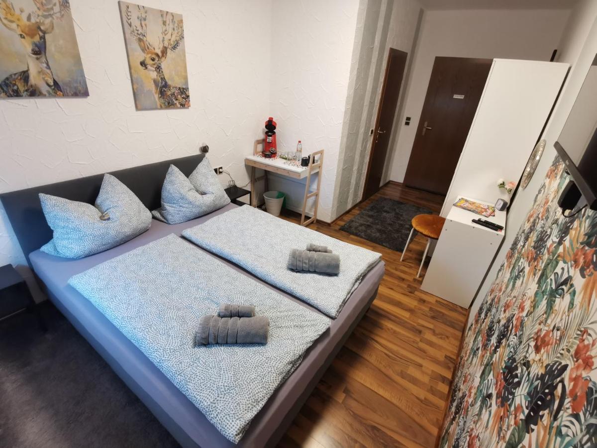 Pension Landgasthof - Iva Haßloch 외부 사진