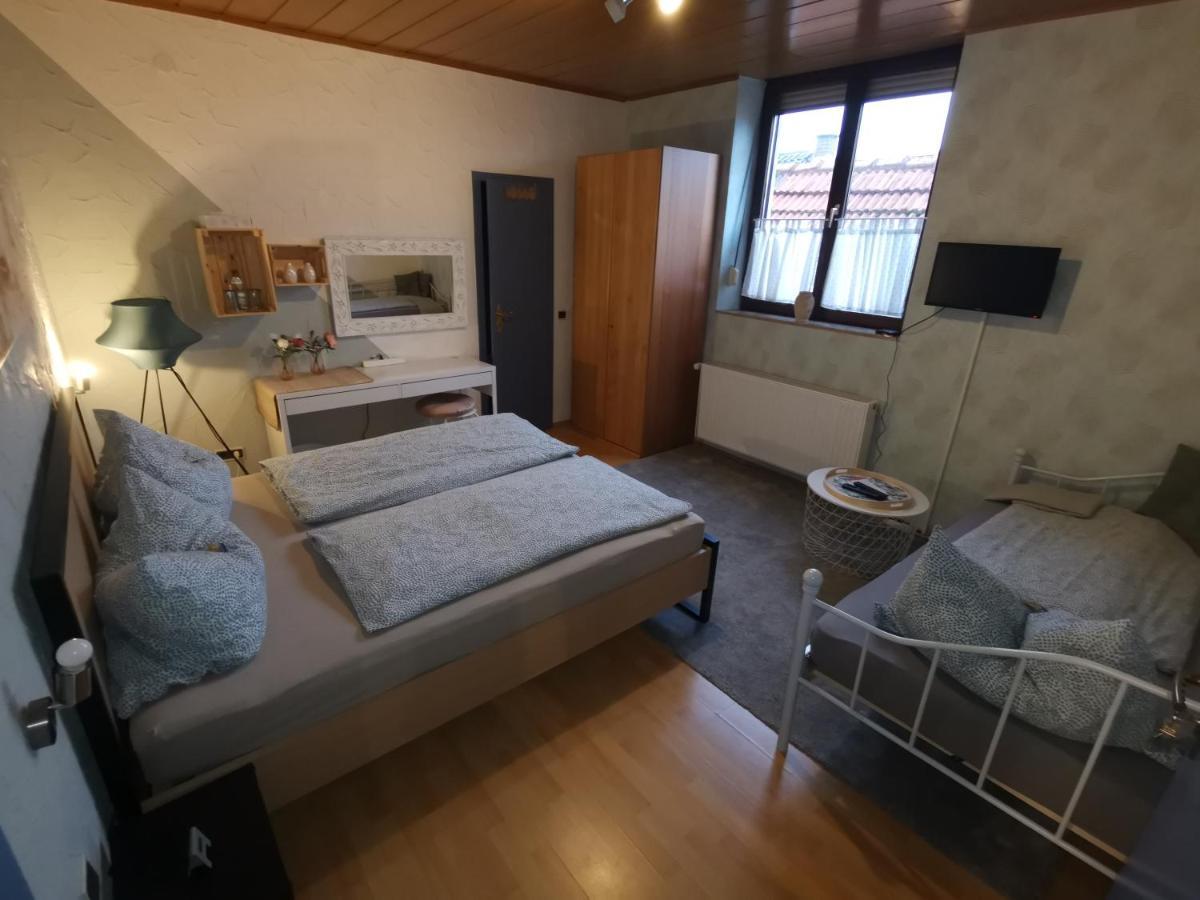 Pension Landgasthof - Iva Haßloch 외부 사진